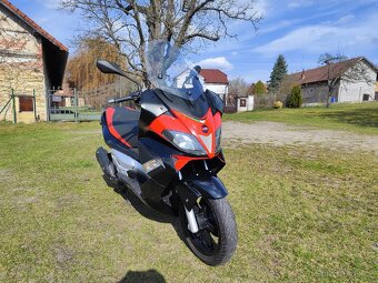 Aprilia SR MAX 125 - 7