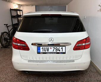 Mercedes - Benz B 180, Edition Black & White, atraktivní vůz - 7
