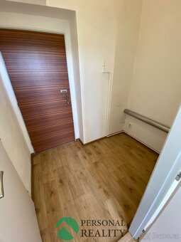 Pronájem kompletně zrekonstruované garsoniery, 21 m2, Kladno - 7