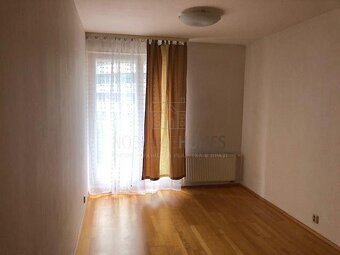 Pronájem bytu 2+kk 52 m (3 patro, výtha, balkon, parkování b - 7
