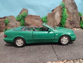 prodám model 1:18 mercedes benz CLK 320 - 7