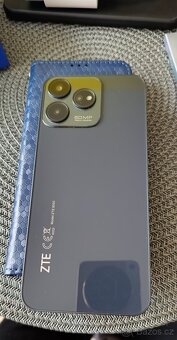 ZTE Blade V50s, 8GB/256GB černý - skleněná záda - 7