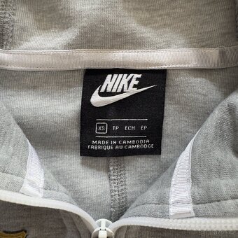 Nike Tech Fc Barcelona šedá mikina - 7