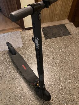 Elektrická koloběžka Ninebot by Segway E25E - 7