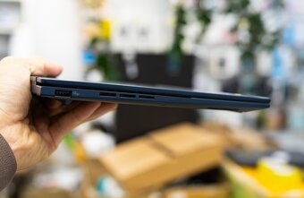 Nový ASUS Zenbook UX3405 3K OLED Core Ultra 7 155U - 7
