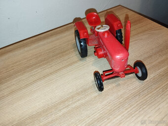 Staré hračky,Traktor Bulldog KDN, r.1978 ,není Ites, Igra - 7
