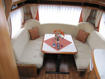 Prodám karavan Hobby 495 ufe,model 2008 + mover + předstan. - 7