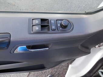 Volkswagen Multivan 2.0TDi 103kW 7.míst 4Motion 4-2012 - 7