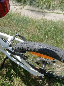 Kolo Specialized Hotrock 20 (1x6 převodů)
- 7