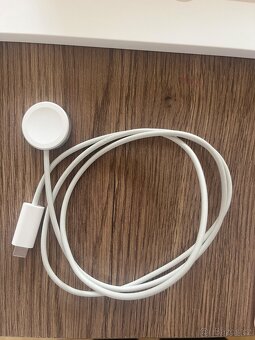 Apple watch 8 series hvězdně bílé - 7