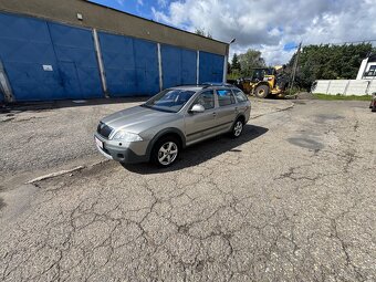 Skoda octavia 4x4 scout 2.0 tdi 2009 - 7