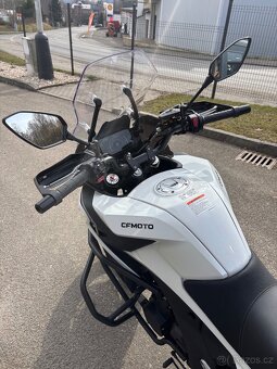 CF MOTO 700MT Premium vč. kufrů - 7