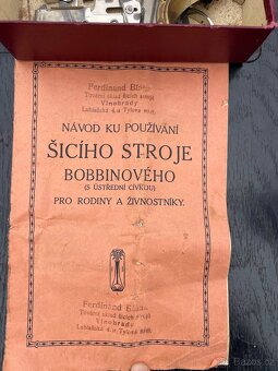 Starožitný šicí stroj Lada - 7