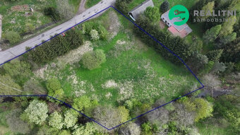 Rovinatá stavební parcela cca 350 m2 s rozlehlou... - 7