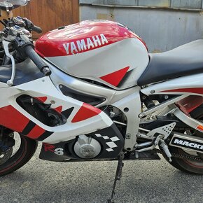 YAMAHA R6 - 7