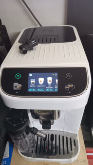 Prodám kávovar Delonghi Magnifica Plus ECAM 320.60 - 7