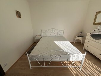 hnědé pohodlné křeslo - 7