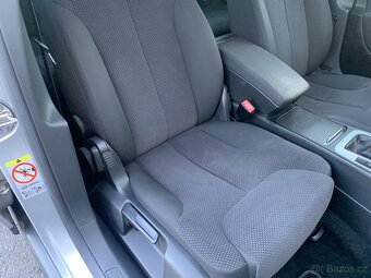Volkswagen Passat 1.6 TDi , 77 kW nafta, 2009 - 7