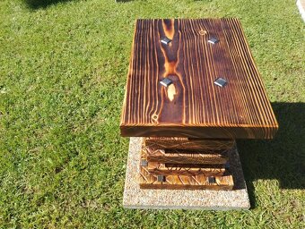 Výjimečné rustikální posezení z masivu ruční výroby pro 6 - - 7