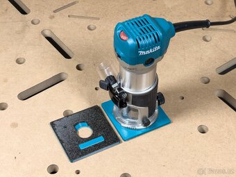 Štvorcová základňa 100x100 mm pre Makita RT0702C - 7