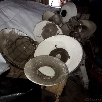 Staré tovarní lampy - 7