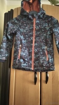 NOVÁ PĚKNÁ DĚTSKÁ VELMI TEPLÁ VESTA ZA POLOVINU.VELIKOST 140 - 7