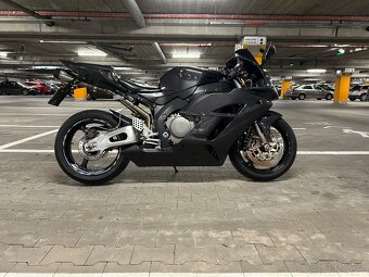 Honda CBR 1000rr Fireblade 2004 - 7