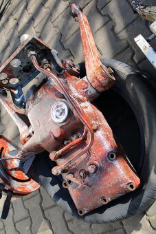 Zetor 6911 víko hydrauliky - 7