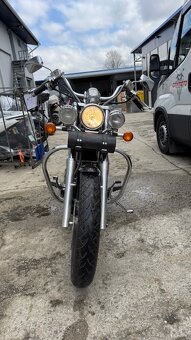 Suzuki 1400 Intruder - 7