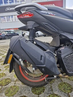 Aprilia SR GT 200 - 7