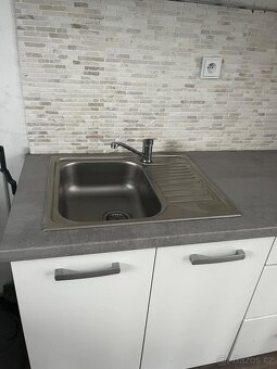 Kuchyňská linka s troubou a dřezem - 7