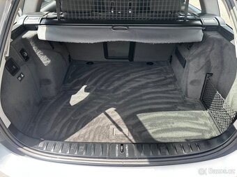 BMW E91 318D touring 105kw, r.2010, automat, klima - 7