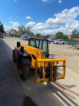 Teleskopický manipulátor JCB 525-60 - 7