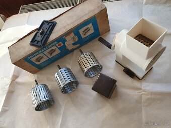 Ruční kráječ a univerzální strouhač - 7