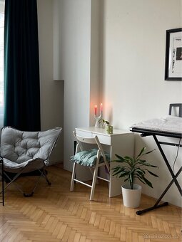 Toaletní stůl IKEA BRIMNES + skládací židle IKEA FRÖSVI - 7
