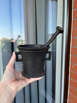 Starožitný litinový hmoždíř 11 cm s tloukem, 2.2kg - 7