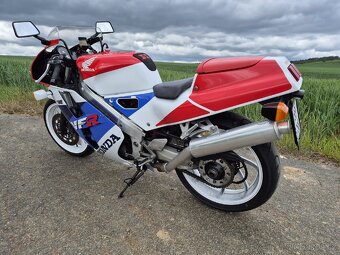Honda VFR 400 NC30 - 7
