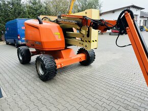 Kloubová terenní plošina JLG 450 - 7