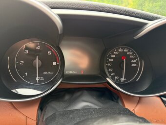 Alfa Romeo Giulia - 7