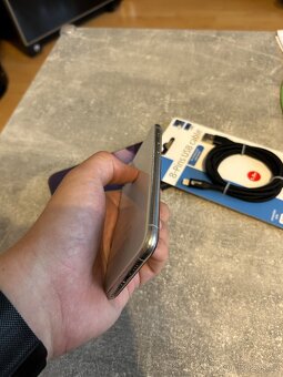 Prodám iPhone XS 64gb (100% kondice baterie) - 7