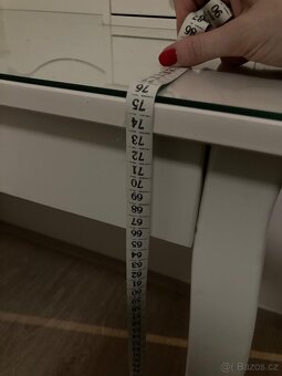 Kosmetický stůl bez židle - 7