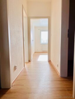 Moderní byt 3+kk s lodžií a parkováním v uzavřeném areálu - 7