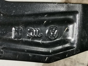VW ID. Buzz - originál 19" alu so zimnými pneu 7+ mm DOT 23 - 7