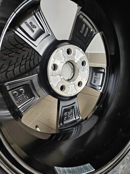 Orig. Toyota 5x114 _ Zimní 215/60/17 - Nové - - 7