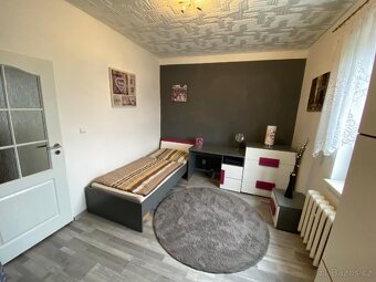 Rodinný dům 180m² 4+1 s garáží, altánem, zahrada 725m² - 7