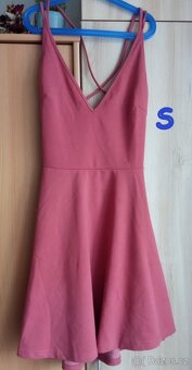 ŠATY SPOLEČENSKÉ A JINÉ 50KČ/KUS RŮZNÉ VELIKOSTI - 7