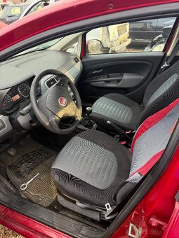 Prodám veškeré náhradní díly Fiat Grande Punto 1.2 48kw - 7