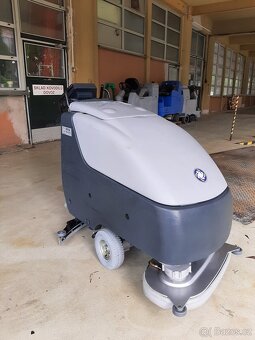 Podlahový mycí stroj Nilfisk BA 650 s vlast.pojezdem - 7