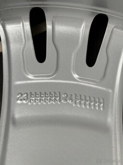 Zimní zánovni top sada Audi Q8 285/45R21 113V - 7