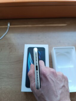iPhone SE 2020 64GB - 7